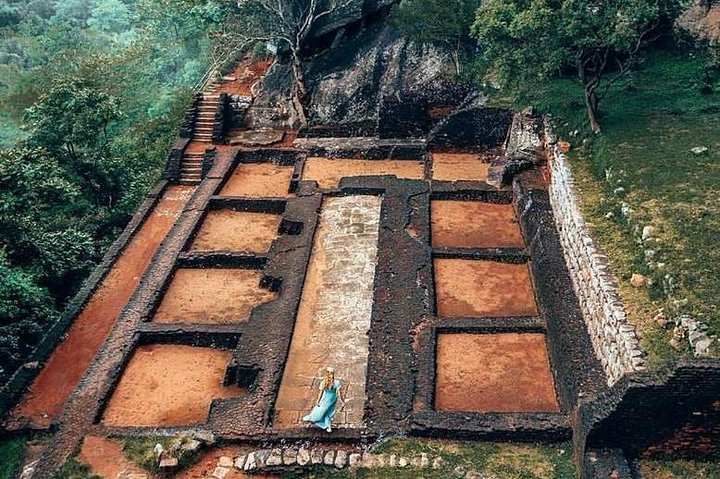What we see on top of the Sigiriya rock 